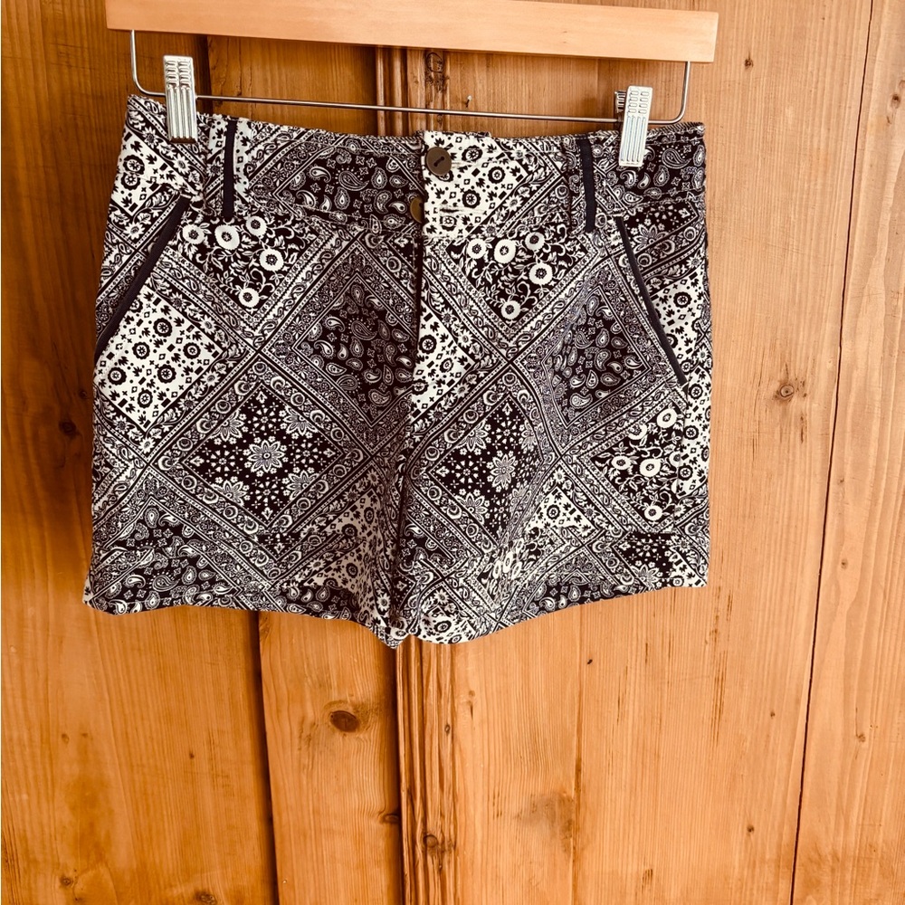 Cartonnier Navy and White High Waist Shorts